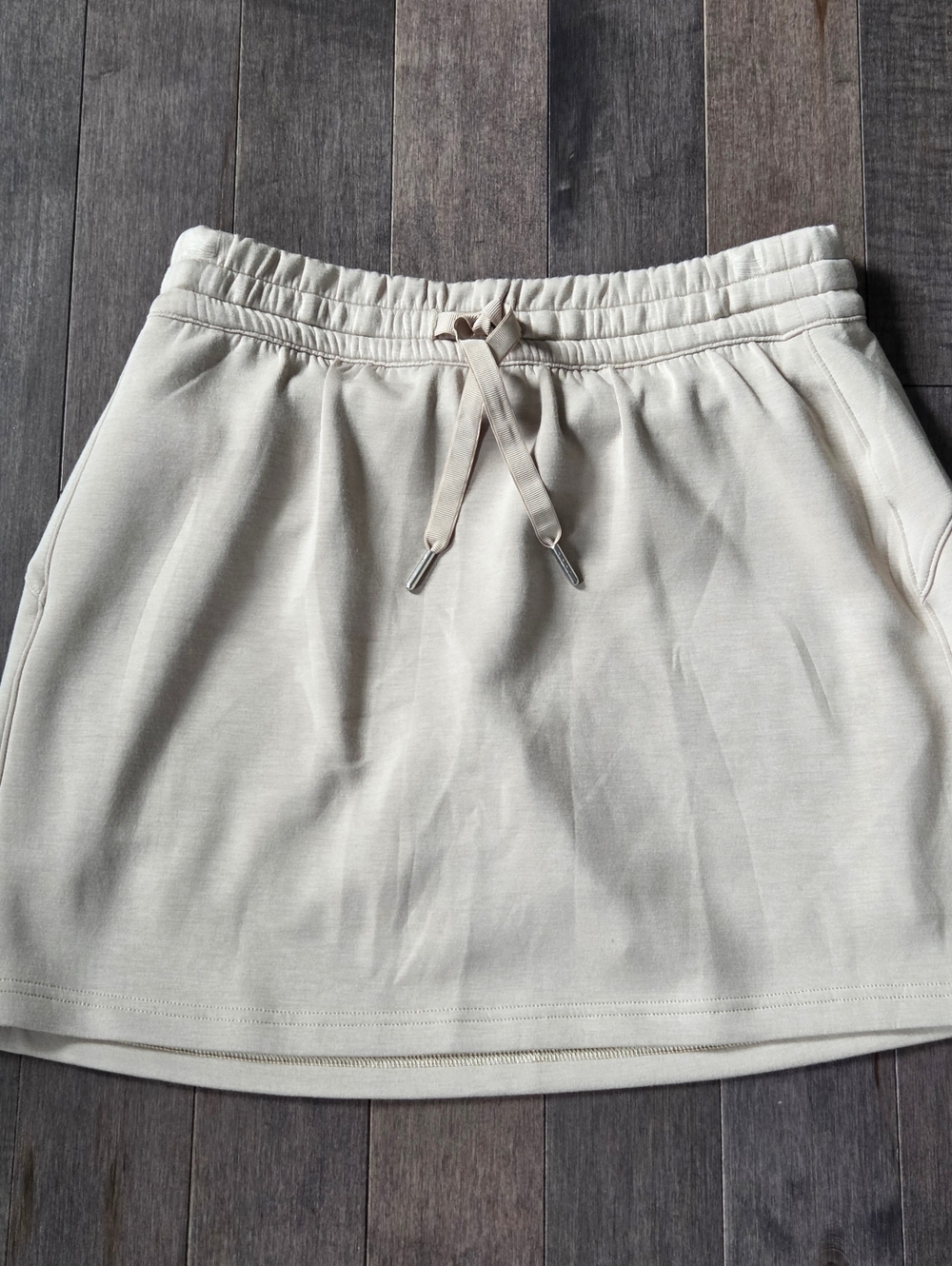 NWT SPANX Airessentials 14" Skort